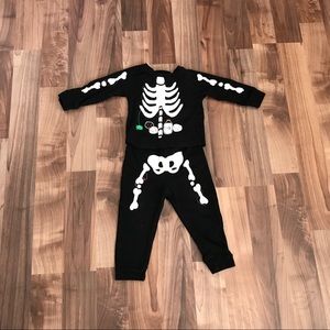Toddler skeleton costume.